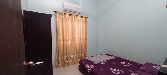 3-bedroom house in Shah Alam with WiFi, AC, family-friendly & spacious parking in Shah Alam