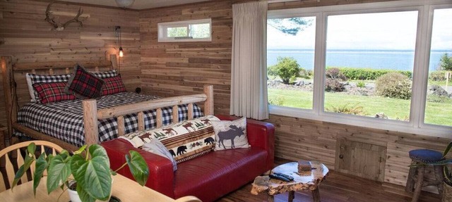 3-Rustic Cabin · 3-NW Rustic Cabin on the water-Beach-full kitchen in sequim