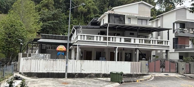 30PAX 7BR Villa with Kids Swimming pool, TV, Pool Table n BBQ near SPICE Arena Penang 9800 SQFT in Bayan Lepas