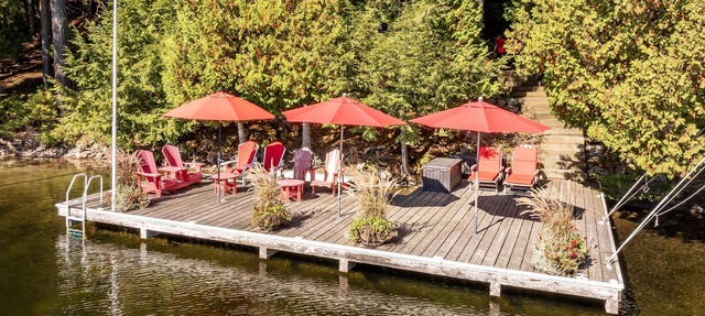 5 bed 5 bath cottage on Lake Rosseau in Parry Sound Mid-Shore (Bala)
