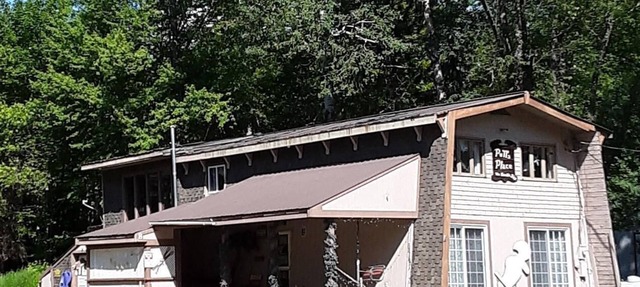 5-bedroom and 2.5 bath house in Stratton, Maine in Eustis