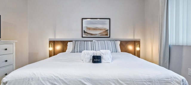 90 Walk Score l Steps to Beach & Dining | Parking in Carlsbad