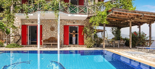 A HOME FROM HOME! Large stone Villa with pool & stunning views - FREE meal out! in Lefkada