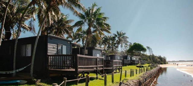 Absolute Waterfront Cabin - Pet friendly in Arrawarra