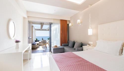 Agios Gordios Beach Resort in Corfu
