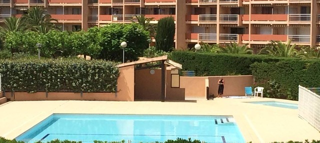 AIR-CONDITIONED APARTMENT LES RIVES DE LA FAVIERE in BORMES-LES-MIMOSAS