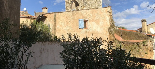Apartment 4 people comfort in the historic center of Lorgues in Lorgues