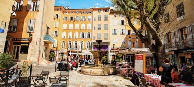 Appart Hotel Centifolia - Place aux aires in Grasse