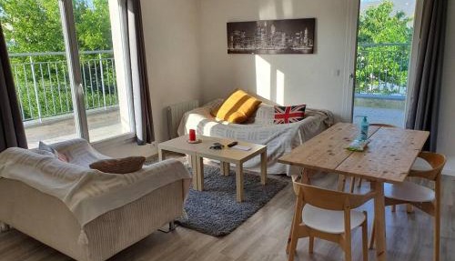 Appartement contemporain rénové à neuf avec cuisine équipé - Val de reuil in Val de Reuil