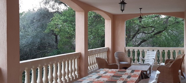 Appartement 80 m2 Dans Maison Avec Terrasse 47m2 in ROQUEFORT LES PINS