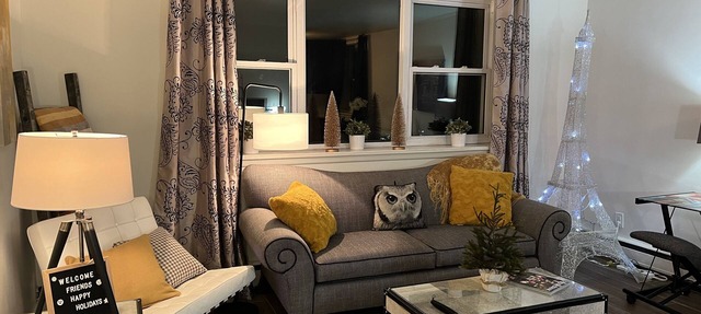 April in Paris Suite ~ One Bedroom Suite ~ Wortley Village - London Ontario in London