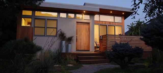 Artful Abode: Breezy In/Out Flow, Views & RoofDeck. Easy Walk to Pearl & Trails in Boulder