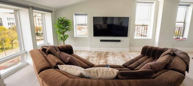 Arts District Penthouse w/Free Parking & 3 Baths in Baltimore
