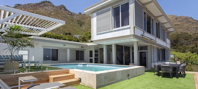 Atlantic Sky Villa - Four Bedroom House, Sleeps 8 in Cape Town