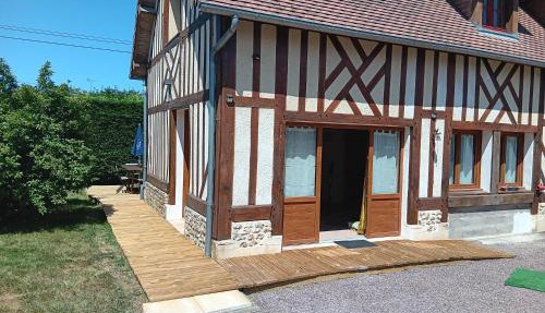 Augettes Etable in Saint-Hymer