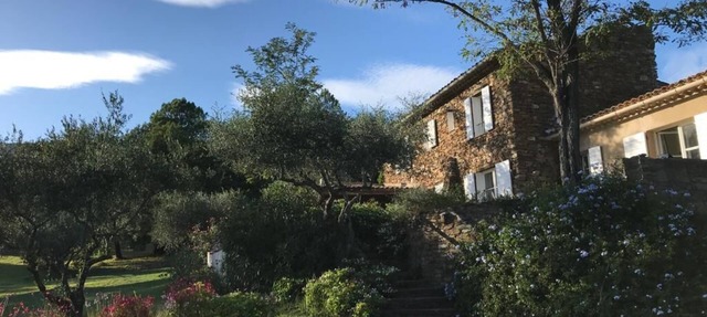 Authentic Provencal farmhouse with all comforts in a large garden in La Garde-Freinet