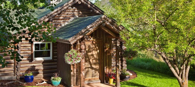 Authentic, Western log cabin in heart of Jackson in Jackson