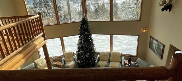 Barrel sauna, two plug-play hot tubs ,pool table Mt View private trail to river in Arlington