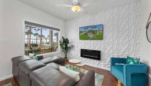 Bayfront Cottage- Pool - Hot Tub - Close to Beach in Port Isabel