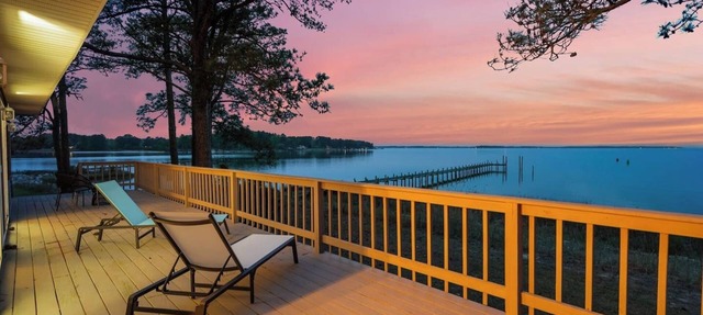 Bayfront Escape, Private Dock, Large Deck, and Views! in Hudgins