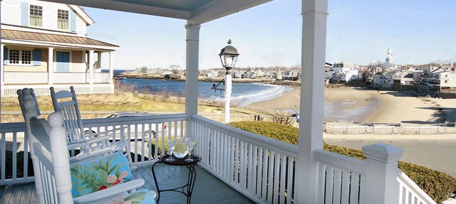 Beach & King - Stunning Ocean Views! in Rockport
