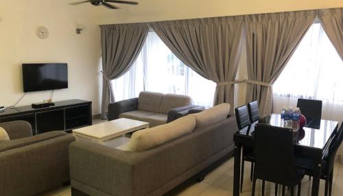 Beach Resort 401 Home Stay SRI SAYANG APARTMENT BATU FERRINGHI 3BEDROOM in Batu Ferringhi