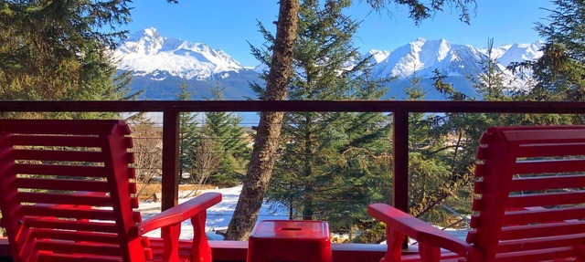 Beachfront property located on Resurrection Bay! in Lowell Point