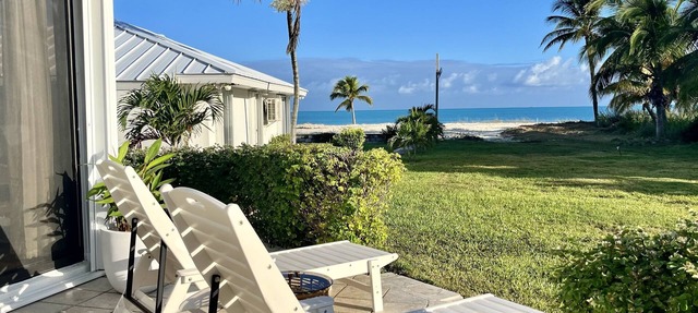 "BEACHSIDE ESCAPE" Exceptional Views of the Ocean~Steps To The Beach~HEATED POOL in Treasure Cay