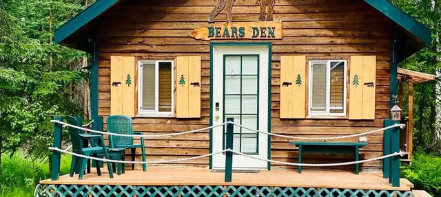 Bears Den. in Soldotna