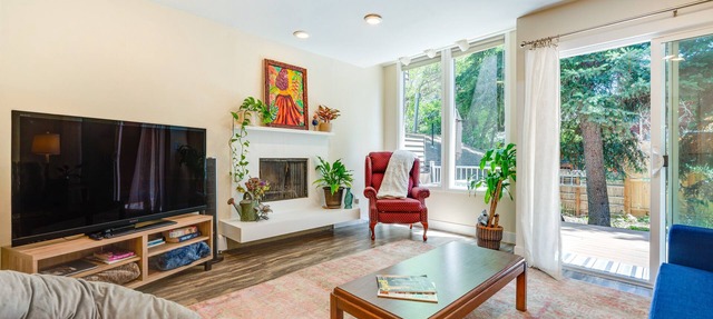 Beautiful Boulder Townhome: Walk to CU & Pearl St! in Boulder