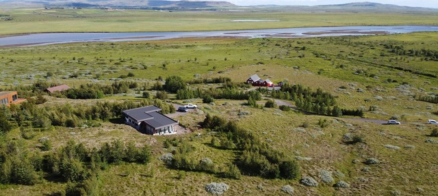 Beautiful family house w/hot tub in Golden Circle area in Bláskógabyggð