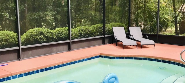 Beautiful Oasis with pool, walking distance from Rainbow river in Dunnellon