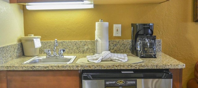 BEAUTIFUL RESORT STUDIO WITH JACUZZI NEAR ALL ATTRACTIONS in Orlando