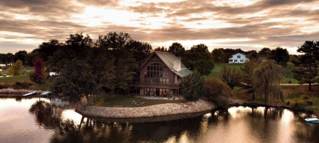 Beautiful, timber frame, lake house with an amazing view! in Avon
