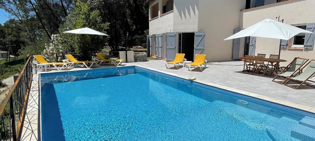 Beautiful villa, 5 bedrooms, pool, valley view, vear near Lorgues city center in Lorgues