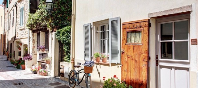 Beautifully renovated townhouse for 4 guests in Antibes with outdoor space. in Antibes