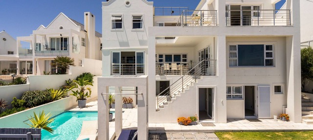 Big Bay Beach House With Views Of Table Mountain in Cape Town