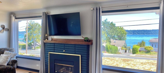 Blue Anchor Starboard Suite in Campbell River