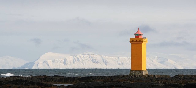 Blue Lagoon, Reykjavík City and Keflavík airport all within a short distance in Vogar