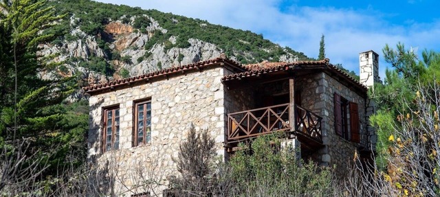 "Book Mariolata Stone House: Greece's Nature Retreat!" in Mariolata