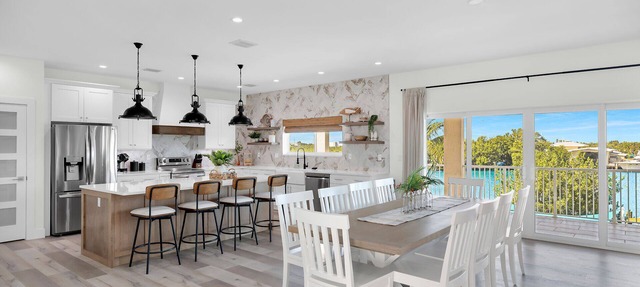 Brand new 5bed/6Bth pool w/76 ft of Dockage- 2 Homes Next Door Available as well in Marathon