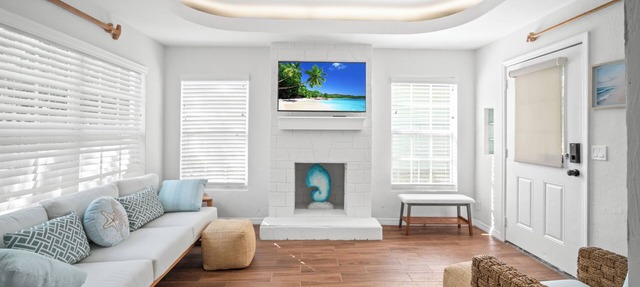 C-LuCottage-2 Bdrm/1 Bath-3 Mins to 5th avexury in Naples