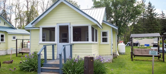 Cabin 2- 2-Bedroom Lakeview Cabin, Swimming Sandy Beach, Fishing Dock & Firepits in Kawartha Lakes