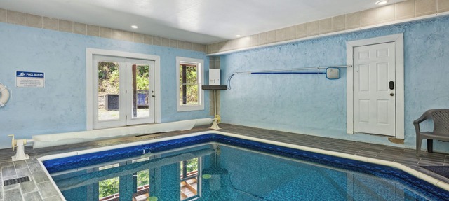 Cabin w/views-Indoor Pool-Theater-Game Room in Cosby