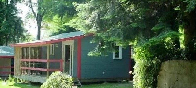 Camping des Sources* - Super Comfort 3 room chalet 5 people Air-conditioned in ST JEAN DU GARD
