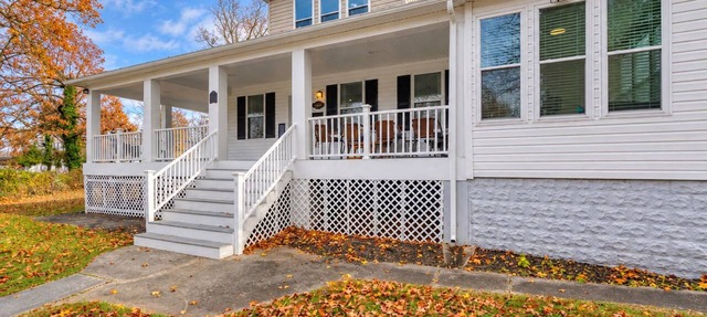Cape Cod Style 5-Bedroom Retreat with a wrap-around Porch in Vibrant Baltimore in Baltimore
