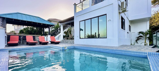 Caribbean Tower @Lighthouse Estates, West Bay in West Bay