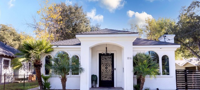 Casa Blanca- 4BR Spanish villa near the Rose Bowl- Chefs kitchen Sleeps 8 in Pasadena