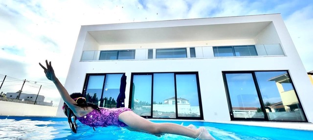 Casa Iroko: Modern villa, private pool, 4 bedrooms, landscape garden, quiet area in Nadadouro