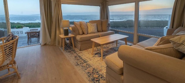 CASA MARIA - BEACHFRONT COTTAGE ON THE SAND in Ensenada